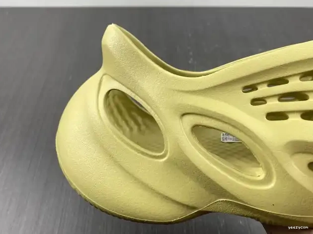 Yeezy Sulfur Adidas Foam RNNR GV6775 0516